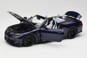 BMW M4 G82 Cabriolet Azul Metallic Minichamps 1:18 110021031 Metal - imagem 2 de 8