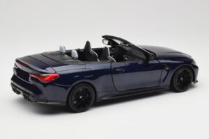 BMW M4 G82 Cabriolet Azul Metallic Minichamps 1:18 110021031 Metal - imagem 3 de 8