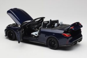 BMW M4 G82 Cabriolet Azul Metallic Minichamps 1:18 110021031 Metal - imagem 5 de 8