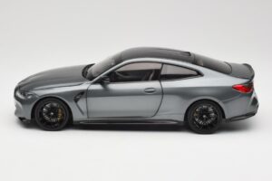 BMW M4 G82 Cinzento Metallic Minichamps 1:18 113020124 Metal - imagem 4 de 8