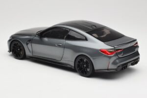 BMW M4 G82 Cinzento Metallic Minichamps 1:18 113020124 Metal - imagem 5 de 8