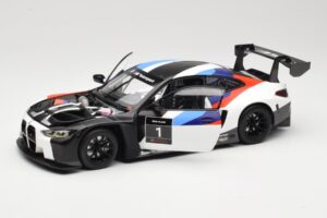BMW M4 G82 GT3 Presentation 2021 Minichamps 1:18 80435A5D002 Metal - imagem 2 de 8