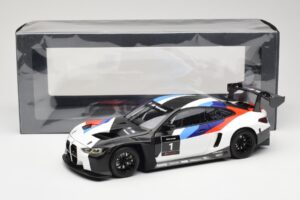 BMW M4 G82 GT3 Presentation 2021 Minichamps 1:18 80435A5D002 Metal - imagem 8 de 8