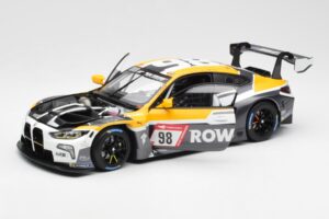 BMW M4 G82 GT3 Rowe Racing #98 ADAC 24 Hours Nürburgring 2022 Minichamps 1:18 113222098 Metal - imagem 2 de 8