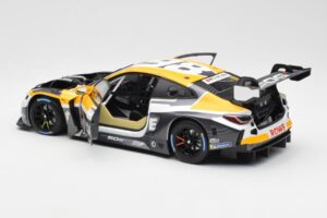 BMW M4 G82 GT3 Rowe Racing #98 ADAC 24 Hours Nürburgring 2022 Minichamps 1:18 113222098 Metal - imagem 5 de 8