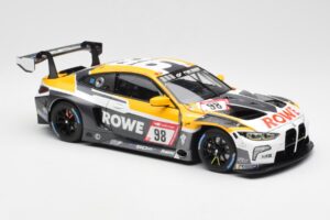 BMW M4 G82 GT3 Rowe Racing #98 ADAC 24 Hours Nürburgring 2022 Minichamps 1:18 113222098 Metal - imagem 6 de 8