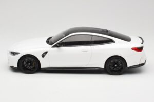 BMW M4 G82 Branco Minichamps 1:18 155020122 Metal - imagem 3 de 6