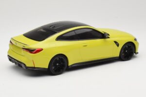BMW M4 G82 Amarelo Minichamps 1:18 155020120 Metal - imagem 2 de 6