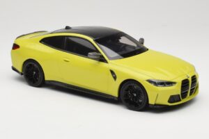 BMW M4 G82 Amarelo Minichamps 1:18 155020120 Metal - imagem 4 de 6