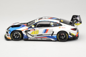 BMW M4 GT3 #46 V. Rossi / A. Farfus / M. Martin Team WRT 12 Hours of Bathurst 2023 Minichamps 1:18 113232146 Metal - imagem 4 de 8