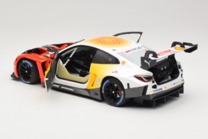 BMW M4 GT3 #72 D. Harper / M. Hesse / C. Weerts BMW M Team RMG 24 Hours of Nurburgring 2024 Minichamps 1:18 113242072 Metal - imagem 5 de 8