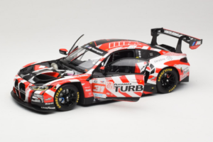 BMW M4 GT3 LMGT3 #31 D. Leung / S. Gelael / A. Farfus Team WRT 2nd Place 24 Hours of Le Mans 2024 Minichamps 1:18 113242431 M - imagem 2 de 8