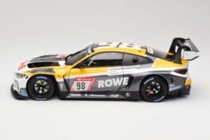 BMW M4 GT3 #98 M. Wittmann / S. van der Linde Rowe Racing ADAC 24h Nurburgring 2023 Minichamps 1:18 113232098 Metal - imagem 4 de 8