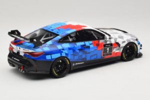 BMW M4 GT4 #1 Presentation 2024 Otto 1:18 OT1125 Resina - imagem 2 de 6