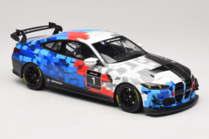 BMW M4 GT4 #1 Presentation 2024 Otto 1:18 OT1125 Resina - imagem 4 de 6