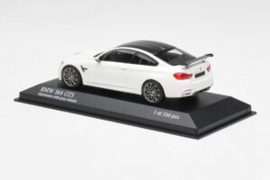 BMW M4 GTS F82 Branco Com Jantes Cinzentas Minichamps 1:43 410025221 Metal - imagem 3 de 4