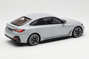 BMW M440i G26 Gran Coupe Brooklyn Cinzento Metálico Otto 1:18 OT454 Resina - imagem 2 de 6