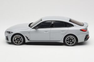 BMW M440i G26 Gran Coupe Brooklyn Cinzento Metálico Otto 1:18 OT454 Resina - imagem 3 de 6