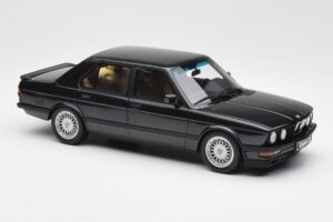 BMW M5 E28 Diamond Preto Otto 1:18 OT184 Resina - imagem 4 de 6