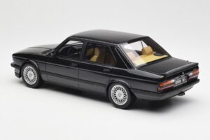 BMW M5 E28 Diamond Preto Otto 1:18 OT184 Resina - imagem 5 de 6