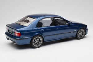 BMW M5 E39 Avus Azul Otto 1:12 G073 Resina - imagem 2 de 6