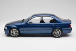 BMW M5 E39 Avus Azul Otto 1:12 G073 Resina - imagem 3 de 6