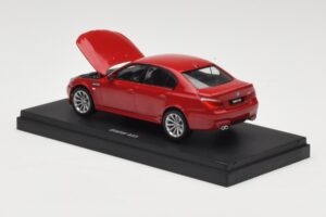 BMW M5 E60 Vermelho Kyosho 1:43 03503R Metal - imagem 2 de 4