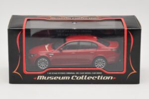 BMW M5 E60 Vermelho Kyosho 1:43 03503R Metal - imagem 4 de 4