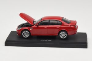 BMW M5 E60 Vermelho Kyosho 1:43 03503R Metal