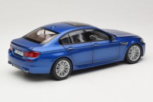 BMW M5 F10 Monte Carlo Blue Paragon 1:18 80432186352 Metal - imagem 3 de 8