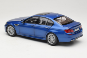BMW M5 F10 Monte Carlo Blue Paragon 1:18 80432186352 Metal - imagem 7 de 8