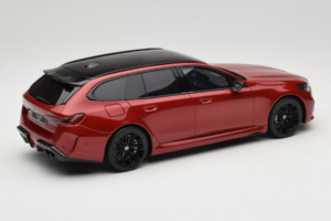 BMW M5 G99 Touring Fire Red GT Spirit 1:18 GT964 Resina - imagem 2 de 6