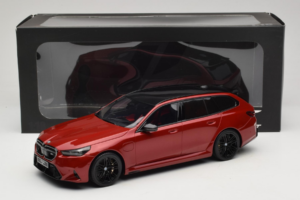 BMW M5 G99 Touring Fire Red GT Spirit 1:18 GT964 Resina - imagem 6 de 6