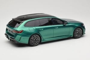 BMW M5 G99 Competition Touring Isle of Man Green GT Spirit 1:18 GT509 Resina - imagem 2 de 6