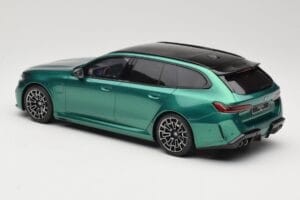 BMW M5 G99 Competition Touring Isle of Man Green GT Spirit 1:18 GT509 Resina - imagem 5 de 6