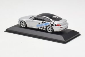 BMW M6 E63 IAA Frankfurt Prata Minichamps 1:43 M6001 Metal - imagem 3 de 4
