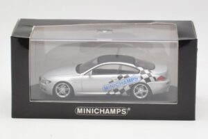 BMW M6 E63 IAA Frankfurt Prata Minichamps 1:43 M6001 Metal - imagem 4 de 4
