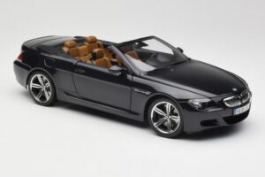 BMW M6 E64 Cabriolet Sapphire Black Kyosho 1:18 80430417424 Metal - imagem 7 de 9