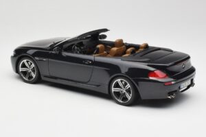 BMW M6 E64 Cabriolet Sapphire Black Kyosho 1:18 80430417424 Metal - imagem 8 de 9