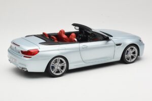 BMW M6 F12 Cabriolet Silverstone Silver Paragon 1:18 8043225656 Metal - imagem 3 de 8