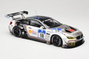 BMW M6 GT3 F13 #18 Schubert Motorsport A. Farfus / J. Krohn 24h Nurburgring 2016 Minichamps 1:18 155162618 Metal - imagem 4 de 6