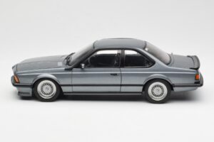 BMW M635 CSi E24 Shadow Line Delphin Metallic AUTOart 1:18 70529 Metal - imagem 4 de 8