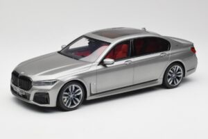 BMW M760i G12 V12 Final Edition Cinzento GT Spirit 1:18 GT478 Resina