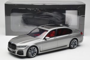 BMW M760i G12 V12 Final Edition Cinzento GT Spirit 1:18 GT478 Resina - imagem 6 de 6