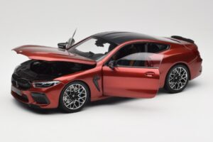 BMW M8 F91 Convertible Storm Bay Metallic Minichamps 1:18 110029020 Metal - imagem 2 de 8
