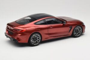BMW M8 F91 Convertible Storm Bay Metallic Minichamps 1:18 110029020 Metal - imagem 3 de 8