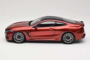BMW M8 F91 Convertible Storm Bay Metallic Minichamps 1:18 110029020 Metal - imagem 4 de 8