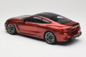 BMW M8 F91 Convertible Storm Bay Metallic Minichamps 1:18 110029020 Metal - imagem 7 de 8