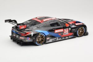BMW M8 GTE RLL Racing #24 J. Krohn / J. Edwards Class Winners 24 Hours of Daytona 2020 Minichamps 1:18 155202924 Metal - imagem 2 de 6