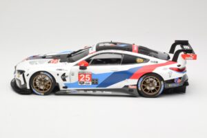 BMW M8 GTE Team RLL #25 C. De Phillippi / A. Farfus Class Winners 24 Hours of Daytona 2019 Minichamps 1:18 155192925 Metal - imagem 3 de 6